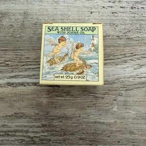 Crabtree & Evelyn London Sea Shell Soap with Jojoba Oil 3.5 oz Vintage 1978